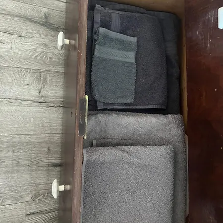 Private Center- Only Women Δωμάτια σε οικογενειακή κατοικία Βερολίνο