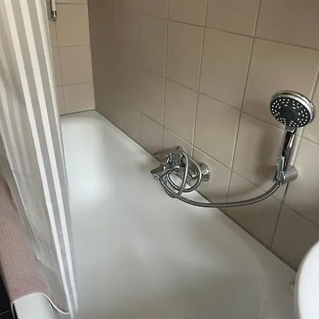 Private Center- Only Women Δωμάτια σε οικογενειακή κατοικία