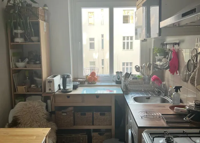 Rum i privatbostad Private Center- Only Women *